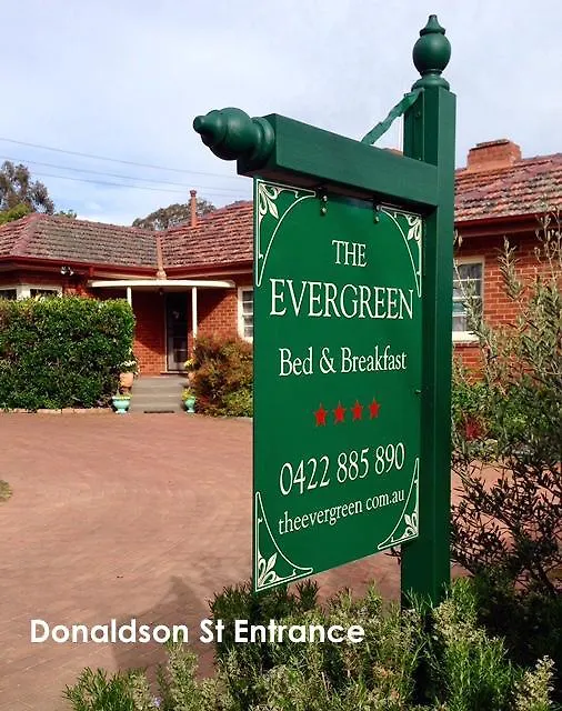 Bed & Breakfast The Evergreen Bed And Breakfast Canberra